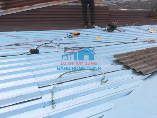 Chống dột mái tôn tại Quận 12