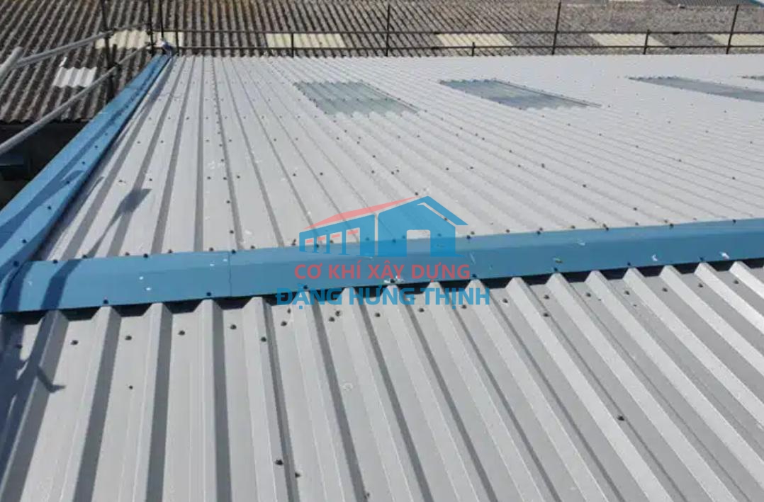 Đơn vị thi công lắp đặt mái tôn - thay mái tôn nhà xưởng tại Bến Lức Long An