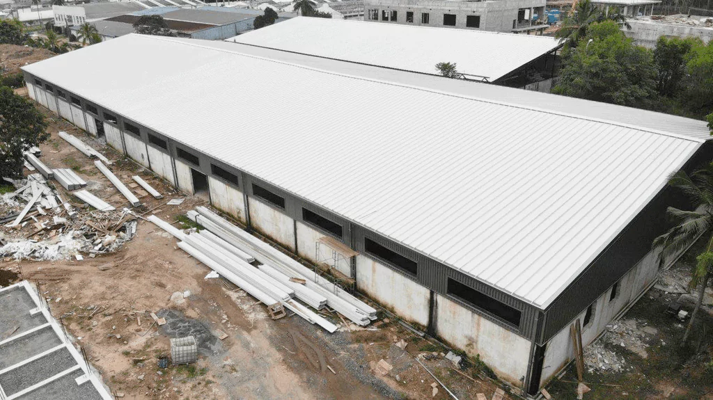 Đơn vị thi công lắp đặt mái tôn - thay mái tôn nhà xưởng tại KCN Mỹ Phước Bến Cát