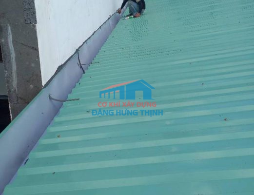 Thi công lắp đặt máng xối kho xưởng tại Bến Lức Long An