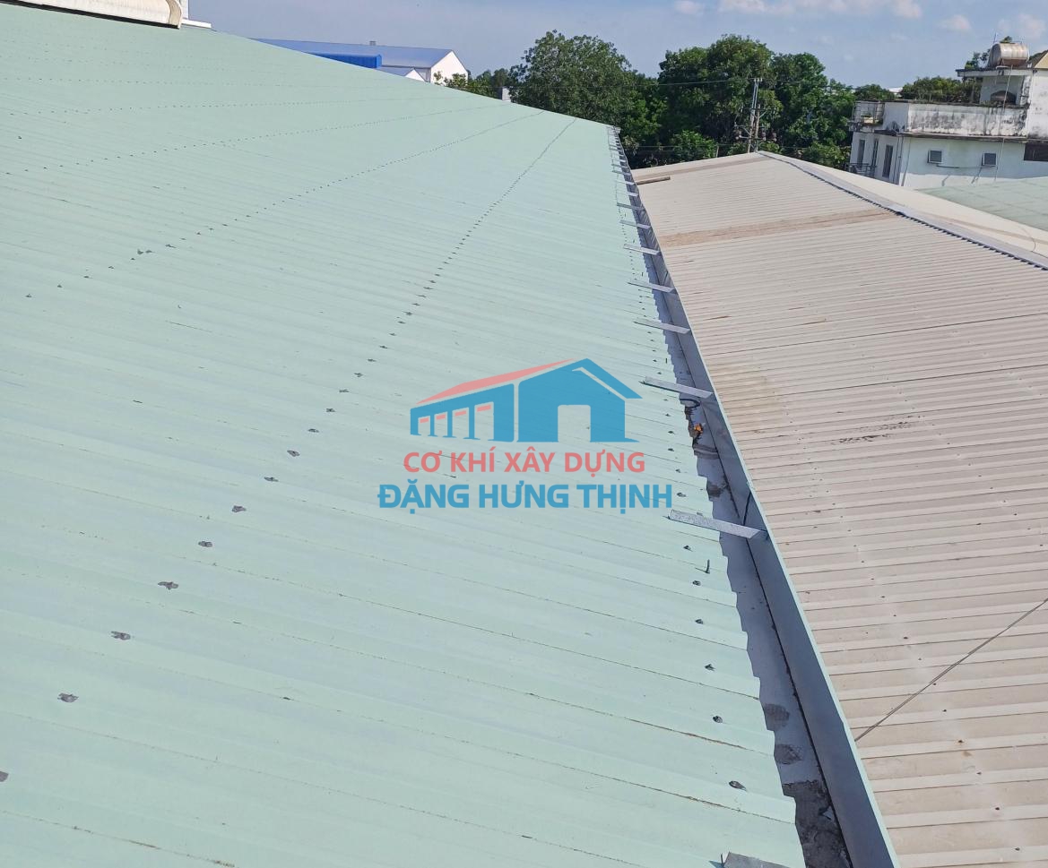 Thi công lắp đặt máng xối kho xưởng tại Bình Phước