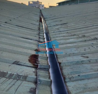 Thi công lắp đặt máng xối kho xưởng tại KCN Bàu Bàng Bình Dương