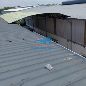 Thi công lắp đặt máng xối kho xưởng tại KCN Mỹ Phước Bến Cát