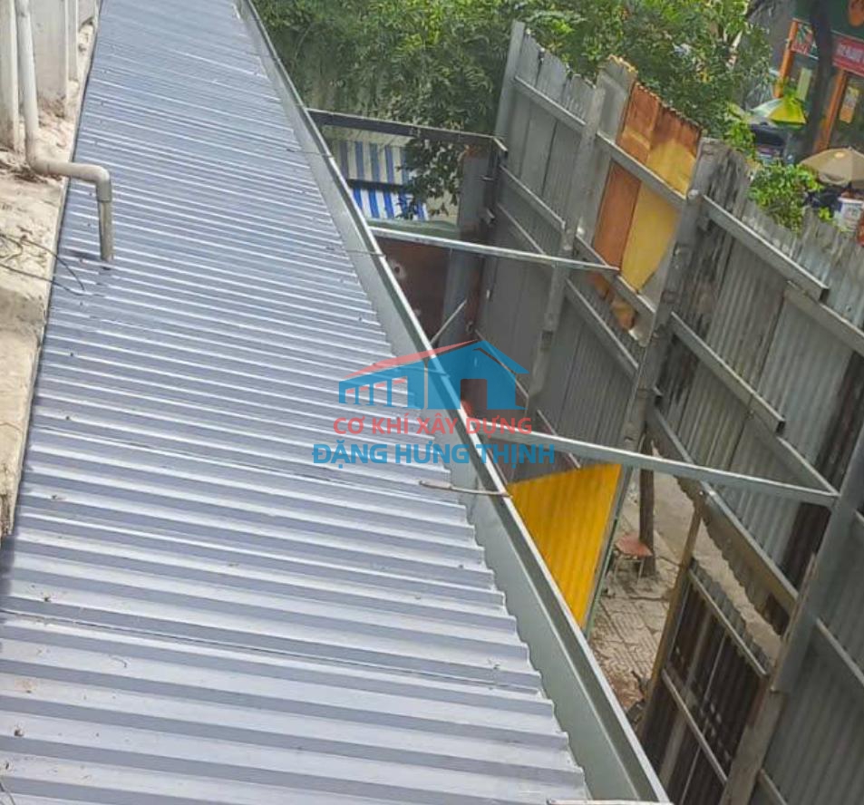 Thi công lắp đặt máng xối kho xưởng tại Long An